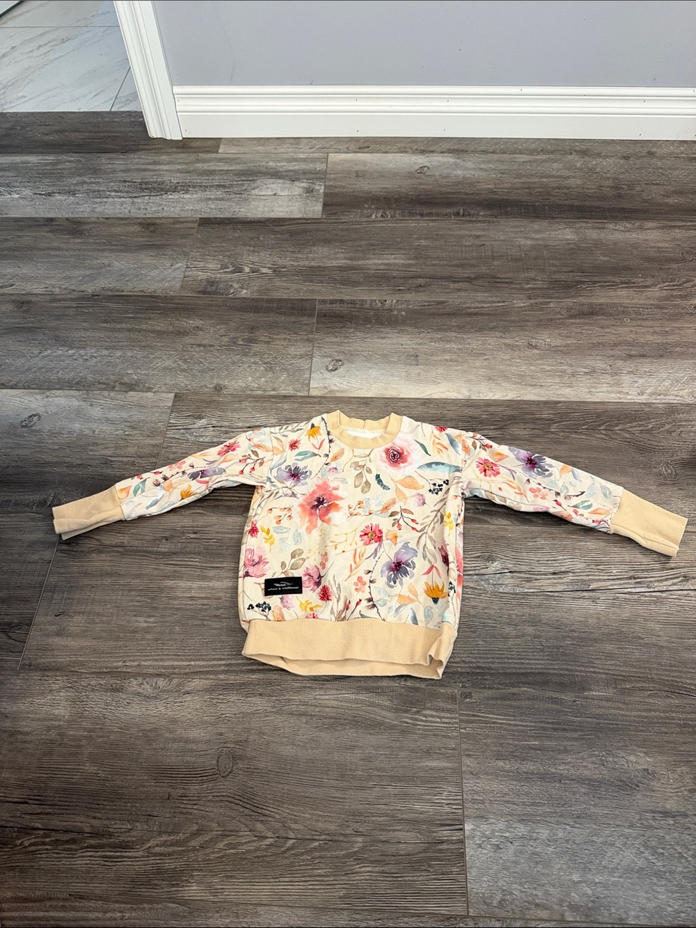Wheat & Wildflower Handmade Floral Crewneck Sweatshirt‎ in Cream